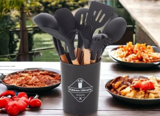 Kit 12 Utensílios De Cozinha Em Silicone E Cabo De Madeira Jogo De Utensílios Resistente ao Calor Antiaderente Premium GAXMARK (Preto)